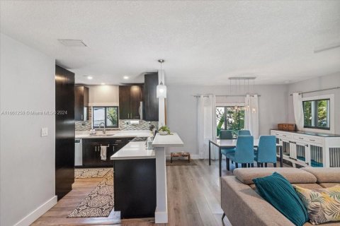 Villa ou maison à vendre à Hollywood, Floride: 3 chambres, 98.85 m2 № 1983461 - photo 13