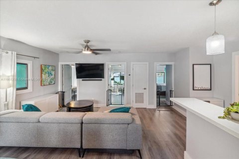 Villa ou maison à vendre à Hollywood, Floride: 3 chambres, 98.85 m2 № 1983461 - photo 9