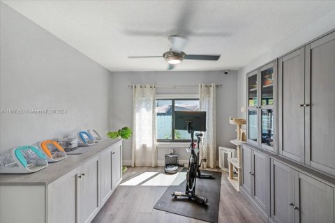 Villa ou maison à vendre à Hollywood, Floride: 3 chambres, 98.85 m2 № 1983461 - photo 28