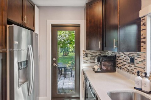 Villa ou maison à vendre à Hollywood, Floride: 3 chambres, 98.85 m2 № 1983461 - photo 18