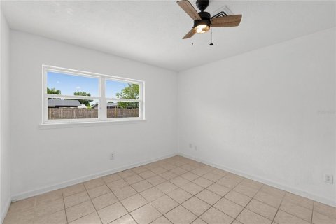 Villa ou maison à vendre à Winter Haven, Floride: 5 chambres, 195.47 m2 № 2407018 - photo 11