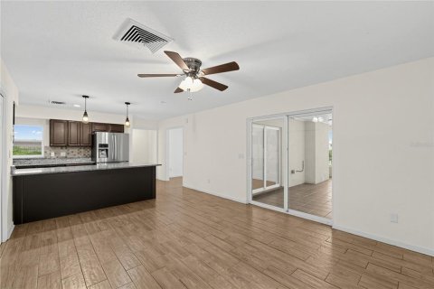 Villa ou maison à vendre à Winter Haven, Floride: 5 chambres, 195.47 m2 № 2407018 - photo 6