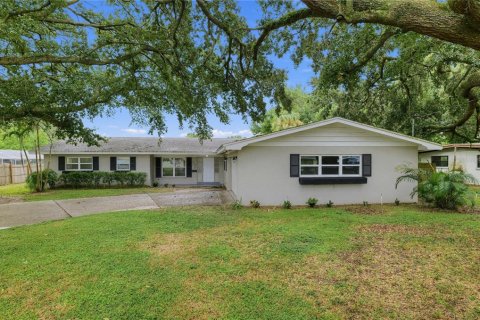 Villa ou maison à vendre à Winter Haven, Floride: 5 chambres, 195.47 m2 № 2407018 - photo 2