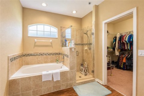 House in Ocala, Florida 5 bedrooms, 235.6 sq.m. № 2314127 - photo 22