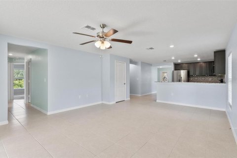 House in Palm Coast, Florida 3 bedrooms, 173.73 sq.m. № 1801445 - photo 13