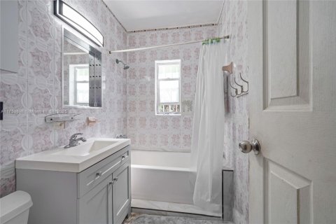 Immobilier commercial à vendre à Miami, Floride: 232.16 m2 № 2015891 - photo 23