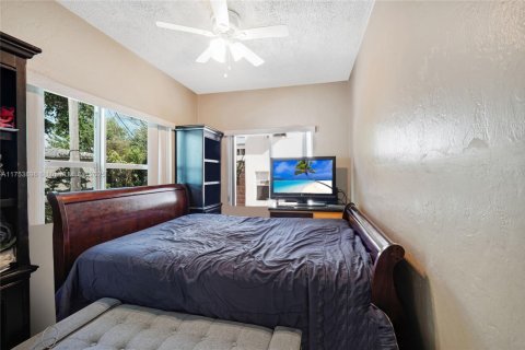 Immobilier commercial à vendre à Miami, Floride: 232.16 m2 № 2015891 - photo 25