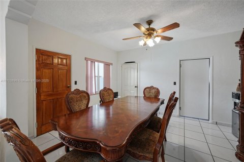 Immobilier commercial à vendre à Miami, Floride: 232.16 m2 № 2015891 - photo 14