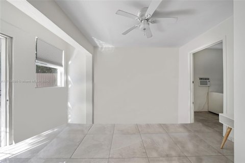 Immobilier commercial à vendre à Miami, Floride: 232.16 m2 № 2015891 - photo 27