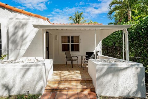 Immobilier commercial à vendre à Miami, Floride: 232.16 m2 № 2015891 - photo 5