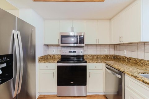 House in Largo, Florida 2 bedrooms, 104.42 sq.m. № 2147959 - photo 7