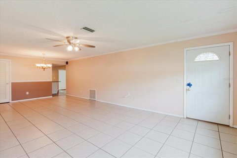House in Largo, Florida 2 bedrooms, 104.42 sq.m. № 2147959 - photo 20