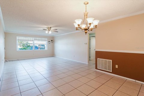 House in Largo, Florida 2 bedrooms, 104.42 sq.m. № 2147959 - photo 26