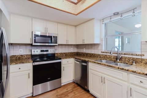House in Largo, Florida 2 bedrooms, 104.42 sq.m. № 2147959 - photo 5