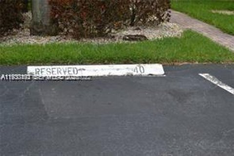 Condo in Margate, Florida, 1 bedroom  № 1989012 - photo 16