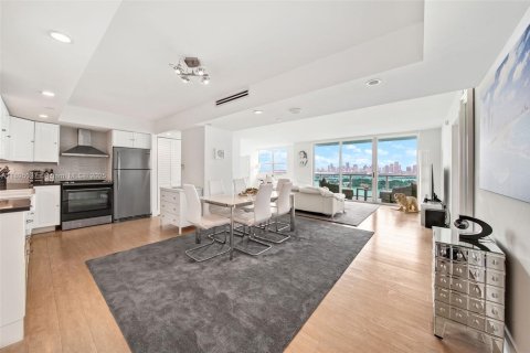 Condo in Miami Beach, Florida, 2 bedrooms  № 2014428 - photo 7