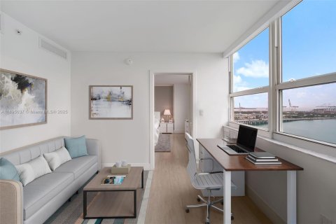 Condo in Miami Beach, Florida, 2 bedrooms  № 2014428 - photo 17