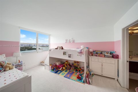Condo in Miami Beach, Florida, 2 bedrooms  № 2014428 - photo 28