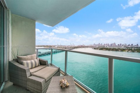 Condo in Miami Beach, Florida, 2 bedrooms № 2014428