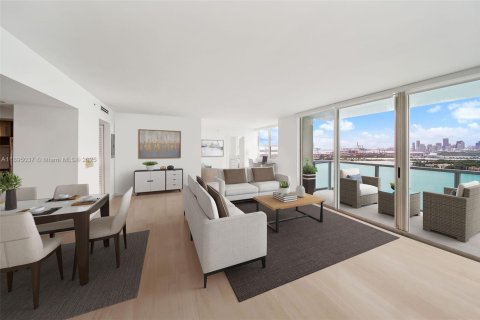 Condo in Miami Beach, Florida, 2 bedrooms  № 2014428 - photo 15