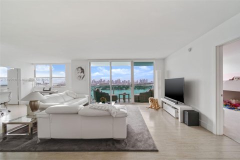 Condo in Miami Beach, Florida, 2 bedrooms  № 2014428 - photo 10