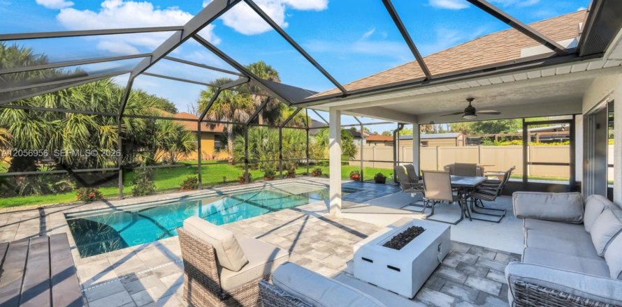 Villa ou maison à Port Charlotte, Floride 3 chambres № 2270270