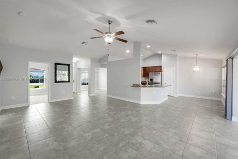 Villa ou maison à vendre à Port Charlotte, Floride: 3 chambres № 2270270 - photo 8