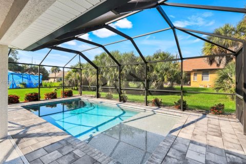 Villa ou maison à vendre à Port Charlotte, Floride: 3 chambres № 2270270 - photo 30