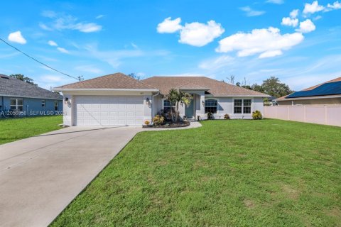 Villa ou maison à vendre à Port Charlotte, Floride: 3 chambres № 2270270 - photo 3
