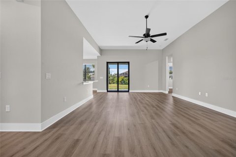 Villa ou maison à vendre à Port Charlotte, Floride: 4 chambres, 183.95 m2 № 2429598 - photo 6
