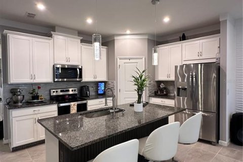 House in Kissimmee, Florida 4 bedrooms, 189.71 sq.m. № 1612645 - photo 14