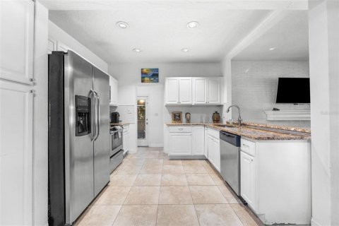 Villa ou maison à vendre à Orlando, Floride: 3 chambres, 176.98 m2 № 2223752 - photo 11