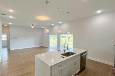 House in Sebring, Florida 3 bedrooms № 1953011 - photo 6