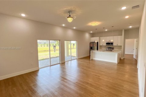 House in Sebring, Florida 3 bedrooms № 1953011 - photo 3