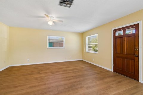 Casa en venta en Tampa, Florida, 3 dormitorios, 94.02 m2 № 2220834 - foto 8