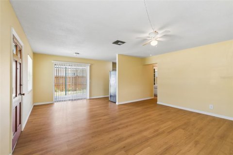 Casa en venta en Tampa, Florida, 3 dormitorios, 94.02 m2 № 2220834 - foto 6