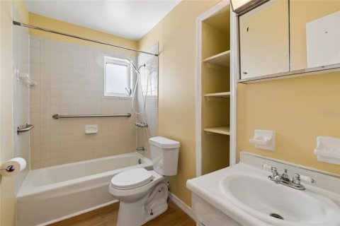 Casa en venta en Tampa, Florida, 3 dormitorios, 94.02 m2 № 2220834 - foto 17