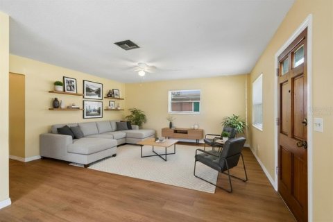 Casa en venta en Tampa, Florida, 3 dormitorios, 94.02 m2 № 2220834 - foto 2