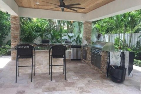 House in Miramar, Florida 5 bedrooms, 313.82 sq.m. № 1988972 - photo 11