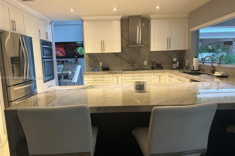 House in Miramar, Florida 5 bedrooms, 313.82 sq.m. № 1988972 - photo 7