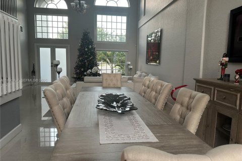 House in Miramar, Florida 5 bedrooms, 313.82 sq.m. № 1988972 - photo 4