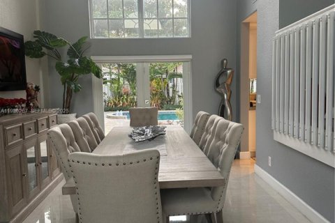 House in Miramar, Florida 5 bedrooms, 313.82 sq.m. № 1988972 - photo 3