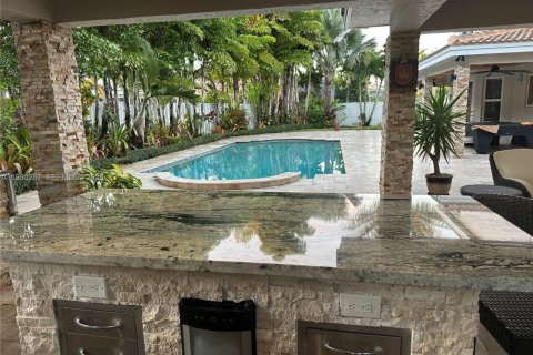 House in Miramar, Florida 5 bedrooms, 313.82 sq.m. № 1988972 - photo 13