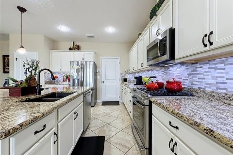 Купить виллу или дом в Гроувленд, Флорида 8 комнат, 221.01м2, № 2231265 - фото 6