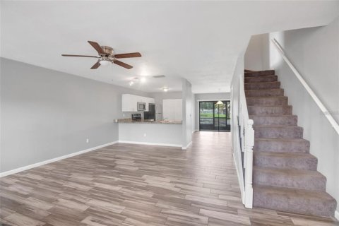 Adosado en alquiler en Tampa, Florida, 3 dormitorios, 122.07 m2 № 1785921 - foto 8