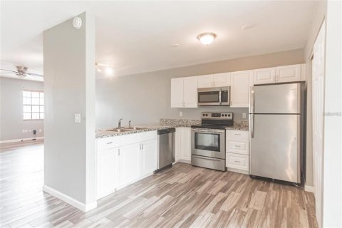 Adosado en alquiler en Tampa, Florida, 3 dormitorios, 122.07 m2 № 1785921 - foto 6