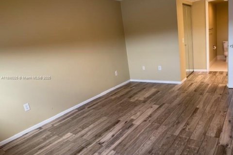 Copropriété à louer à Pembroke Pines, Floride: 2 chambres, 112.13 m2 № 2017250 - photo 16