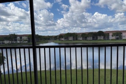 Copropriété à louer à Pembroke Pines, Floride: 2 chambres, 112.13 m2 № 2017250 - photo 23