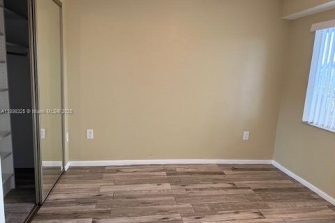 Copropriété à louer à Pembroke Pines, Floride: 2 chambres, 112.13 m2 № 2017250 - photo 11