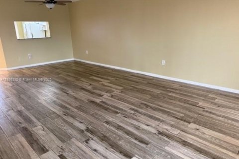 Copropriété à louer à Pembroke Pines, Floride: 2 chambres, 112.13 m2 № 2017250 - photo 15